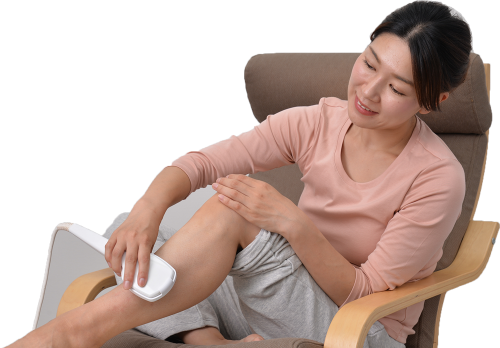 다리 문지르는 이미지